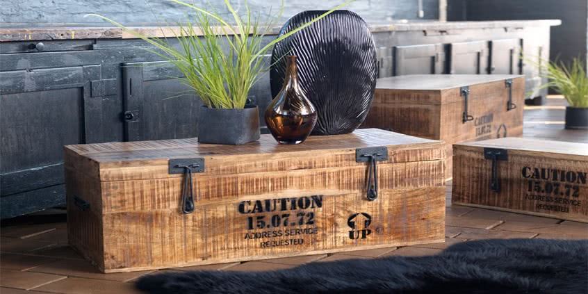 Oryginalne wnętrze w stylu góralskim, pasują do niego kufry drewniane!