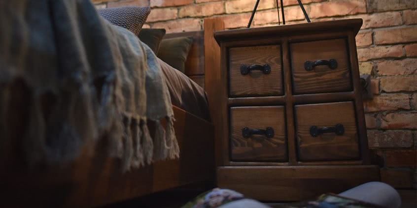 Meble z litego drewna dla romantyczek?